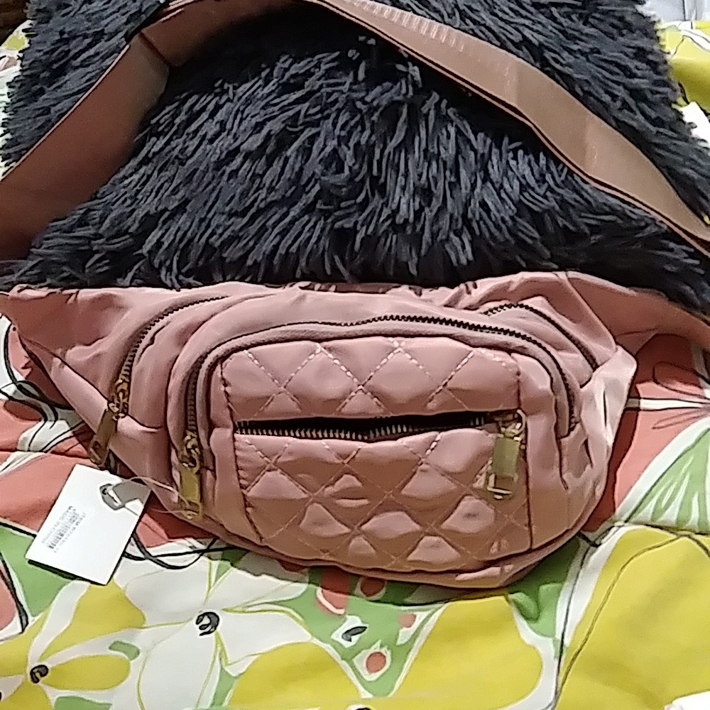 ALMACÉN CHINA QUILTED FANNY BAG